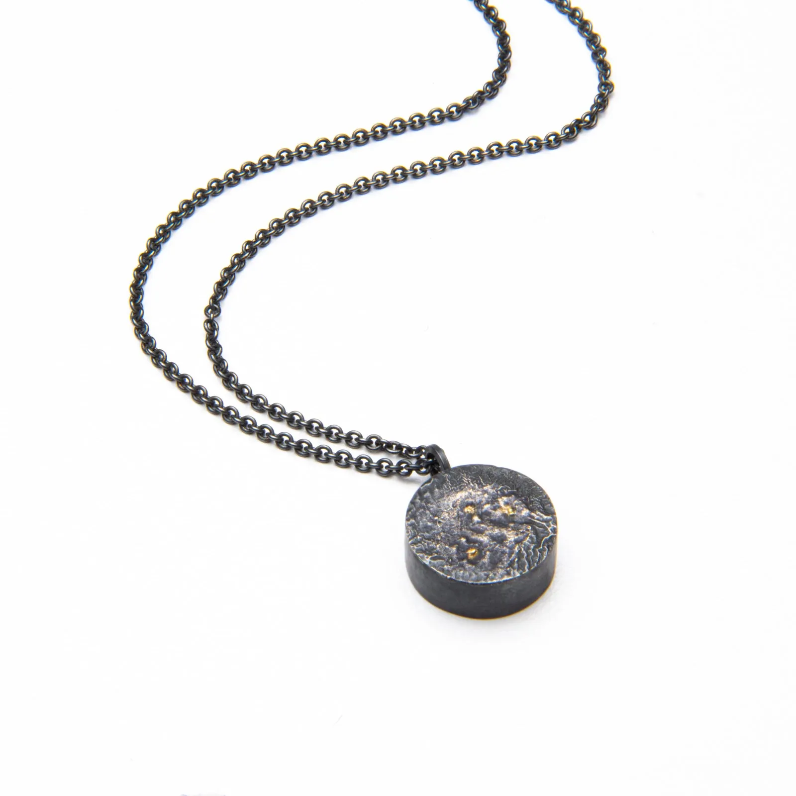 Mugen Hollow Small Necklace (circle)